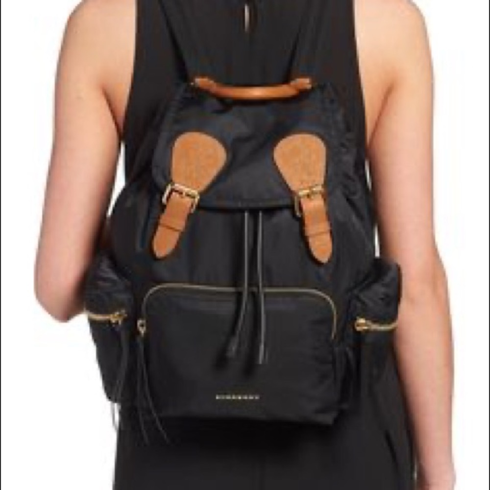 Burberry rucksack black